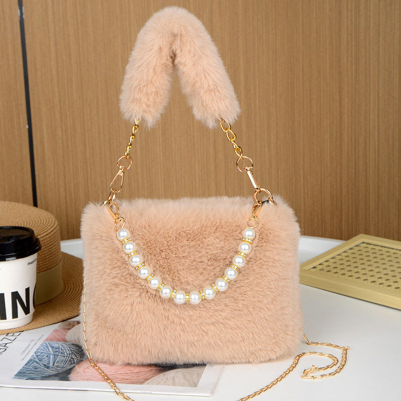 Sac en peluche tendance avec chaîne