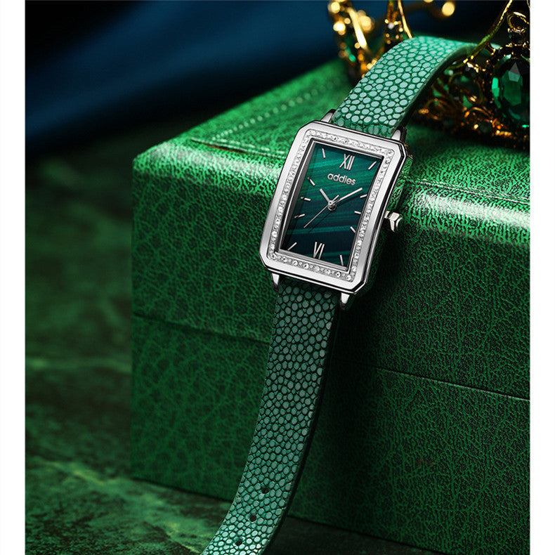 Petite montre verte, carré
